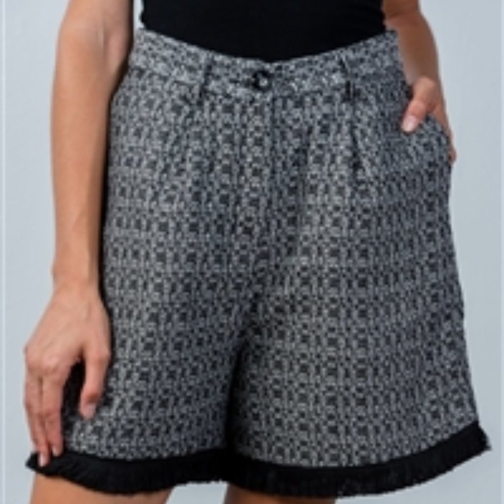 Black Frayed Hem Knee-Length Shorts - Picture 2 of 3